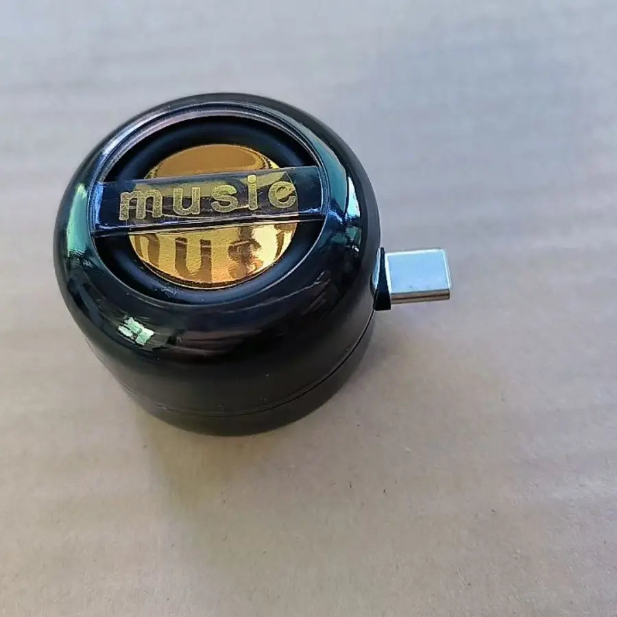 🔥【Interfaz dual Tipo-C/3,5 mm】🎵Altavoz portátil de tamaño mini para teléfono móvil con potente salida de graves
