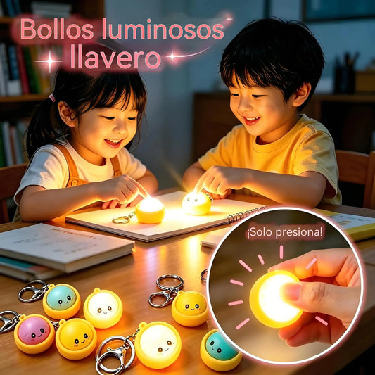 🔥 ¡Oferta a mitad de precio! 🔥 [6 por 25 €] 🥟 Llavero antiestrés con forma de dumpling adorable y blandito — Incluye luz activada por movimiento ✨